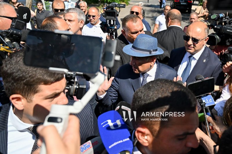 Премьер-министр Армении Никол Пашинян на брифинге после голосования, говорящий об отношениях с Грузией