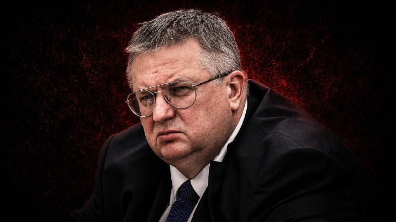 Вице-премьер РФ Алексей Оверчук на официальной встрече, обсуждающий вопросы ЕАЭС и Армении в контексте выборов в Ереване.