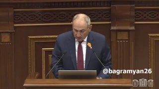 Никол Пашинян выступает в Национальном Собрании Армении с докладом о госбюджете
